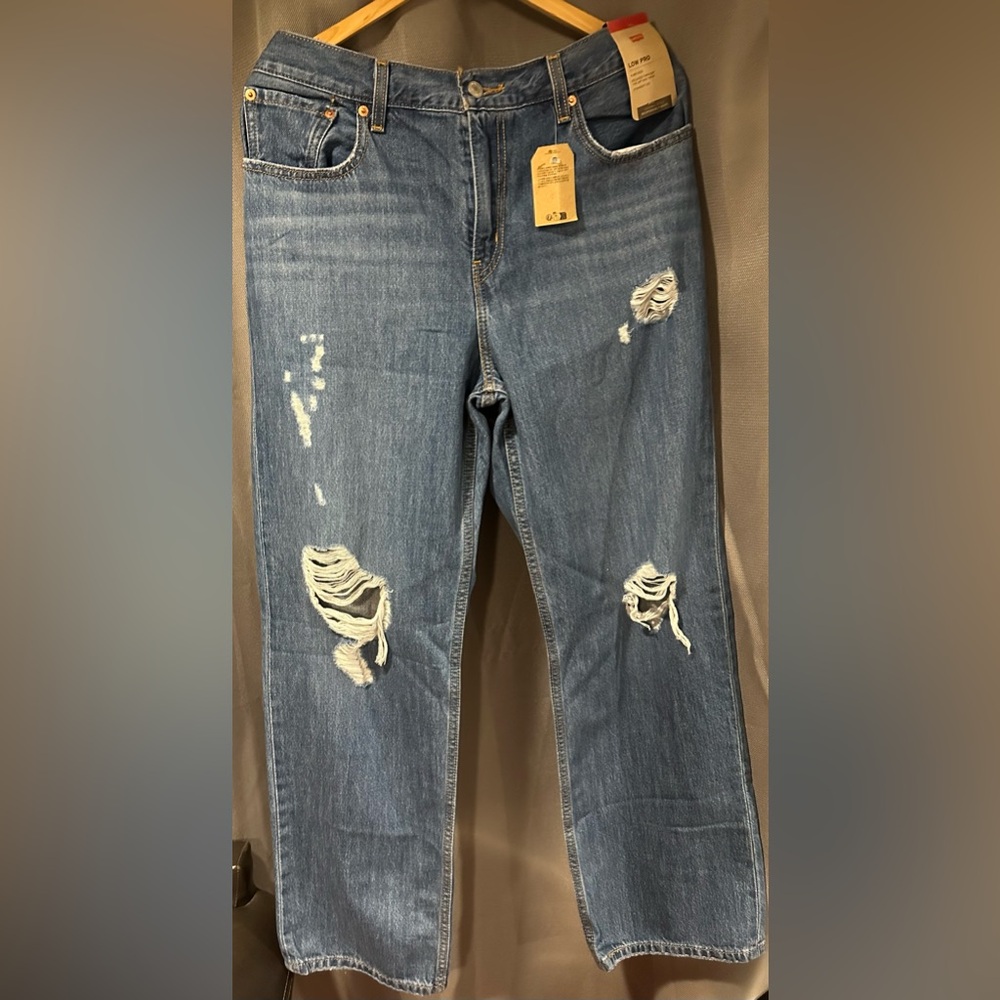 Women’s Levi’s Low Pro Distressed Ripped Jeans - Size 32